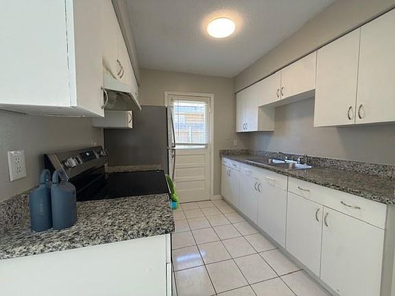 3rd image of 2876 Barataria Blvd