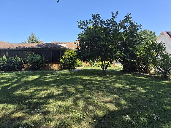 4th image of 5845 Holly Glenn Dr #1