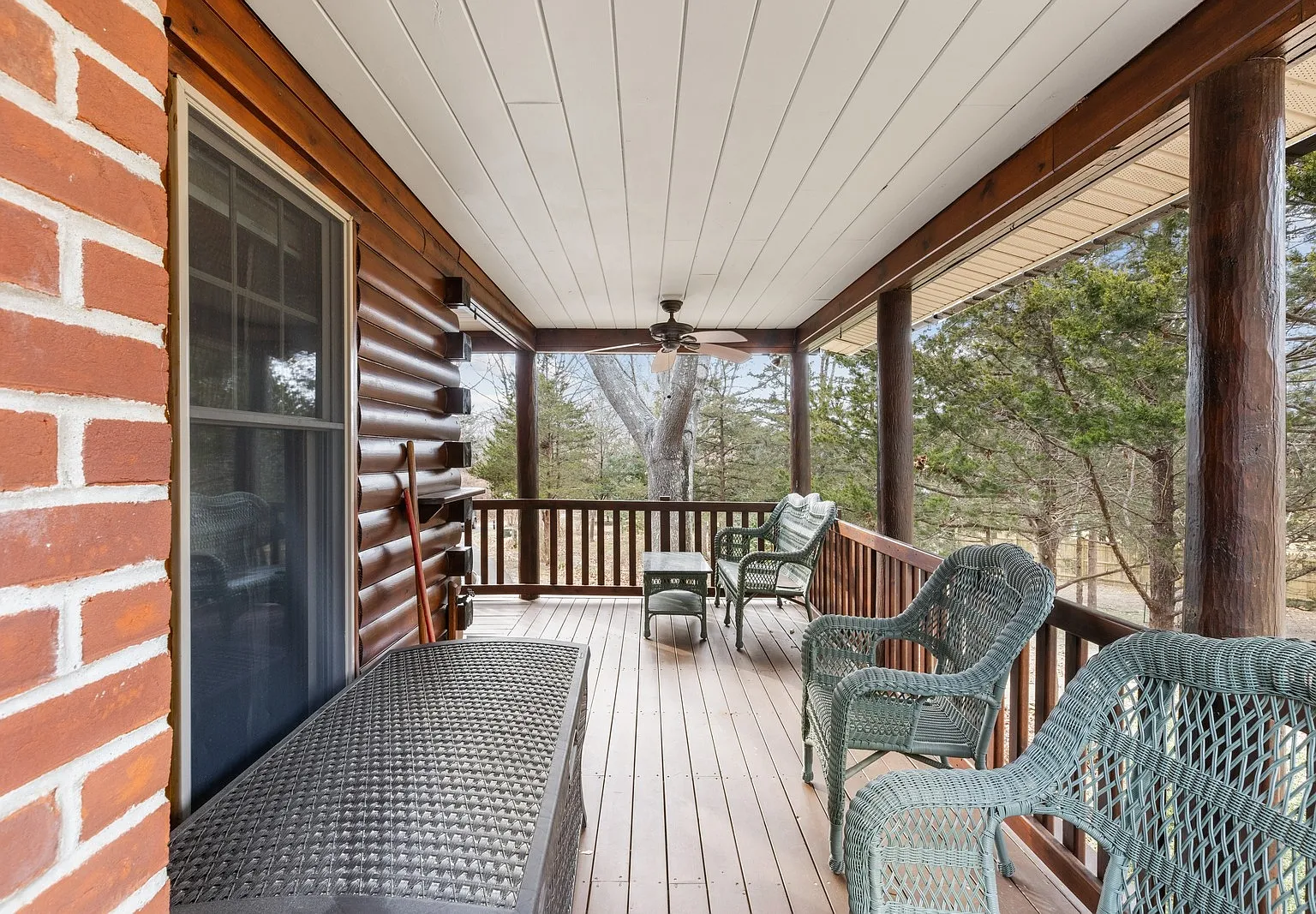 Cozy Log Style Chalet With Heated Saltwater Pool! — Photo 4