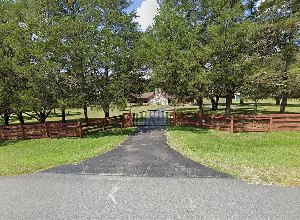 1st image of 7 Meadow Wood Dr