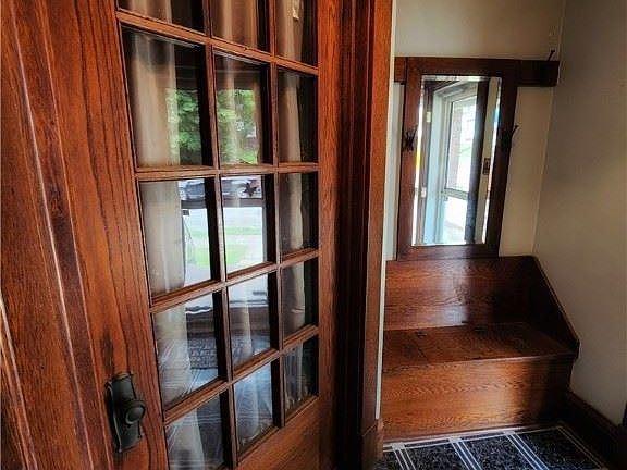 3rd image of 504 E Moody Ave
