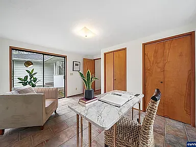 1950 SW Whiteside Dr — Photo 18