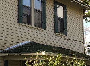 303 NE D St APT 4, Grants Pass, OR 97526