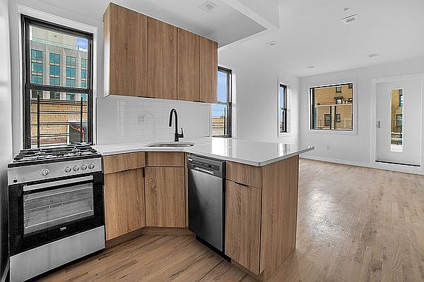 1st image of 251 W 92nd St #C