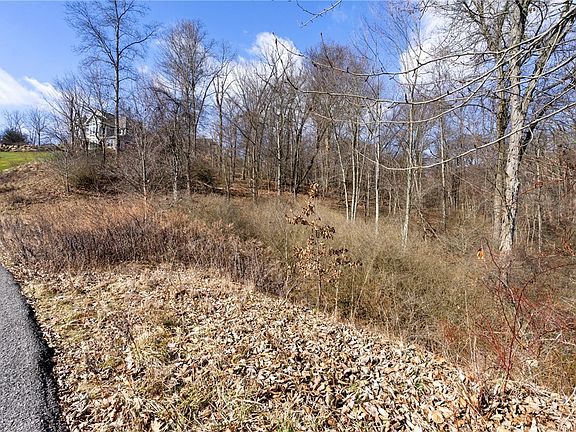 2nd image of 570 Macleod Dr