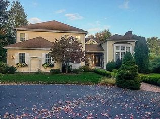 60 Westford Ave, Warwick, RI 02889