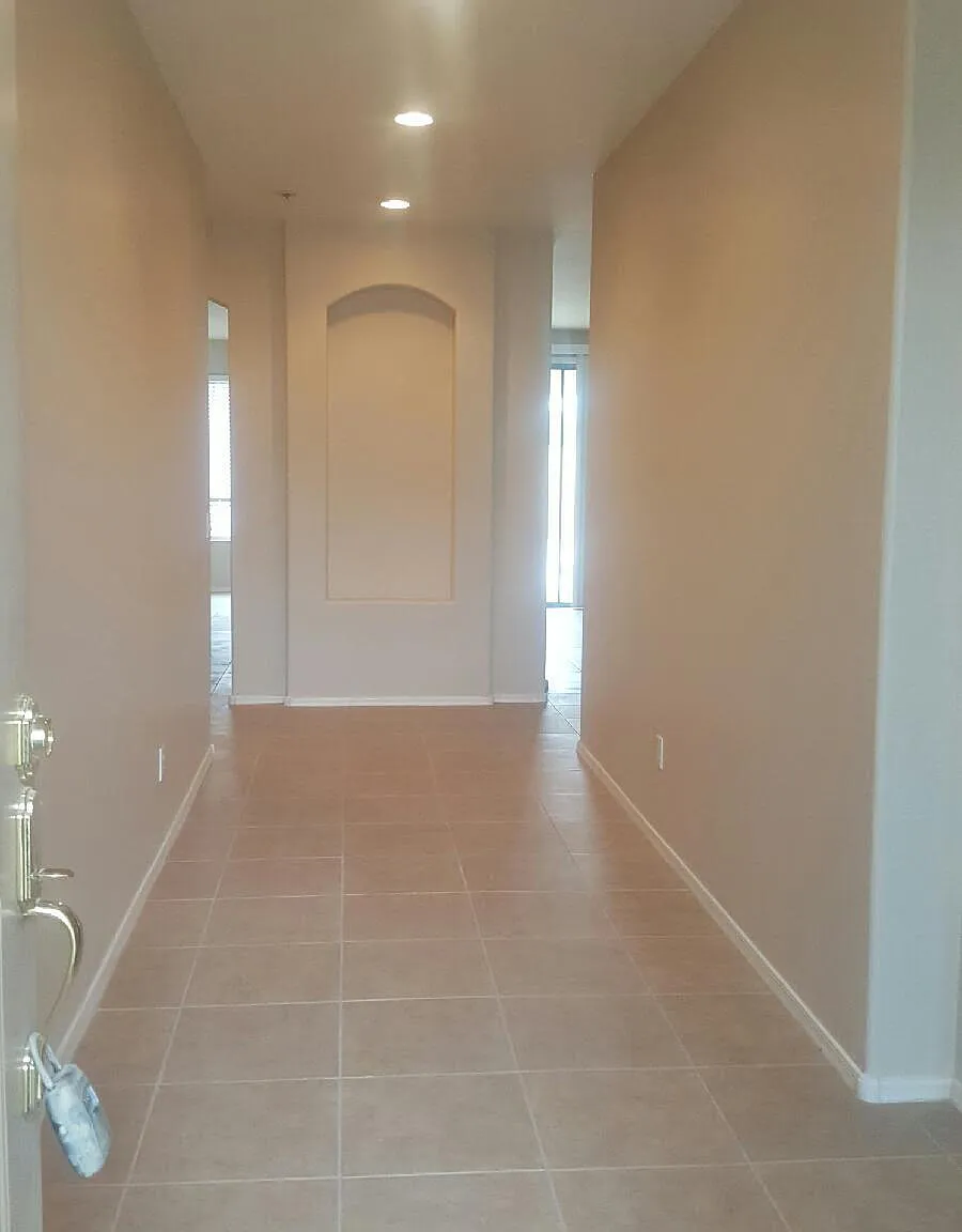 3 bed, 2.0 bath, 1697 sqft, $2,095 — Photo 2