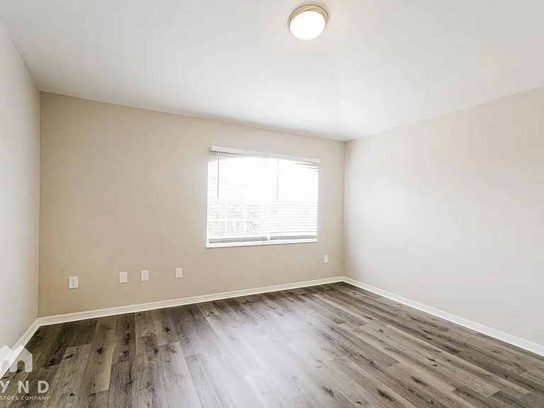 8162 Canterbury Lake Blvd — Photo 10