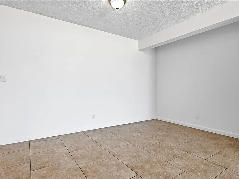 31601 Avenida Maravilla — Photo 10