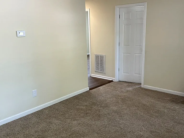 103 N Whitley St #1 — Photo 4