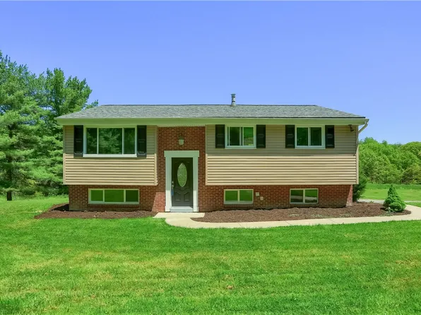 9990 Grubbs Rd, Wexford, PA 15090