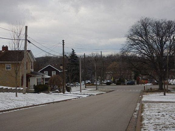 5th image of 114 E 14th St