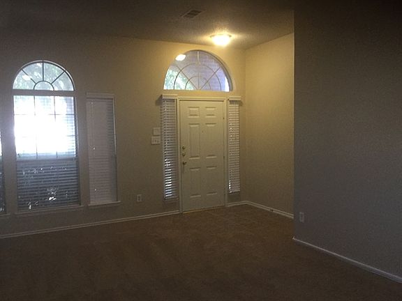 2nd image of 1020 Magnolia Ln