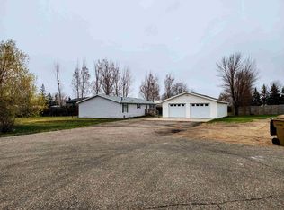 1617 44th St SE, Minot, ND 58701