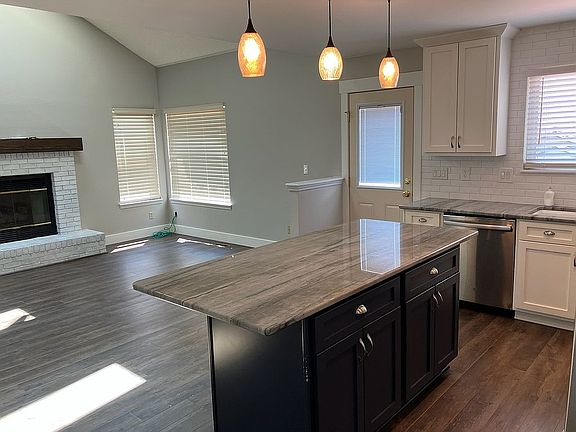 3rd image of 3361 Birnamwood Dr