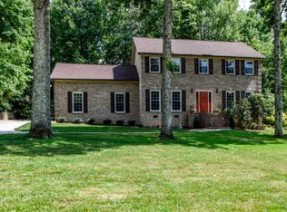 121 Whippoorwill Dr, Oak Ridge, TN 37830