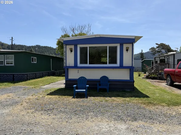 800 King St #22, Powers, OR 97466