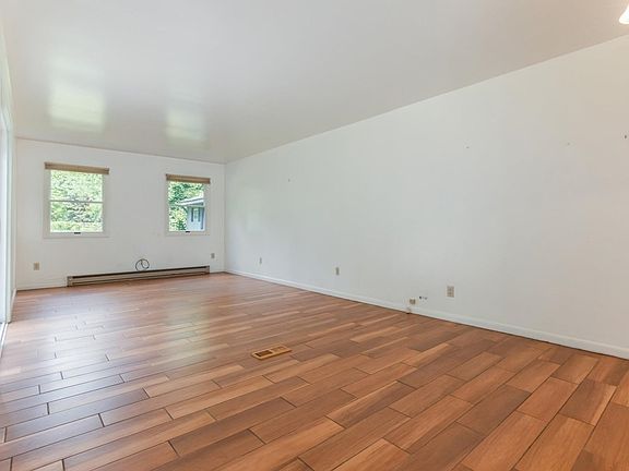 4th image of 3646 Wood St