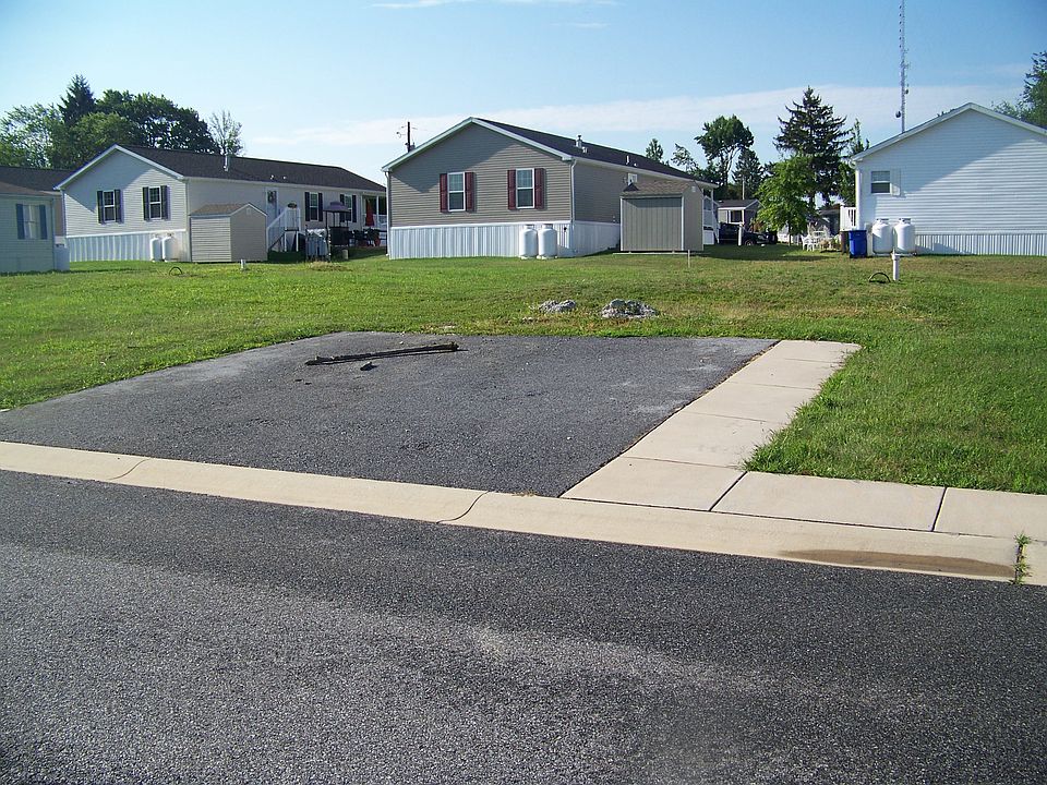 1st image of 407 Pete's Way