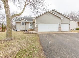 1011 Meadow St, Cologne, MN 55322