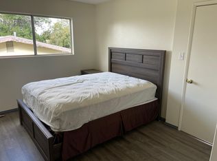 555 Kleaveland Pl, Vista, CA 92084