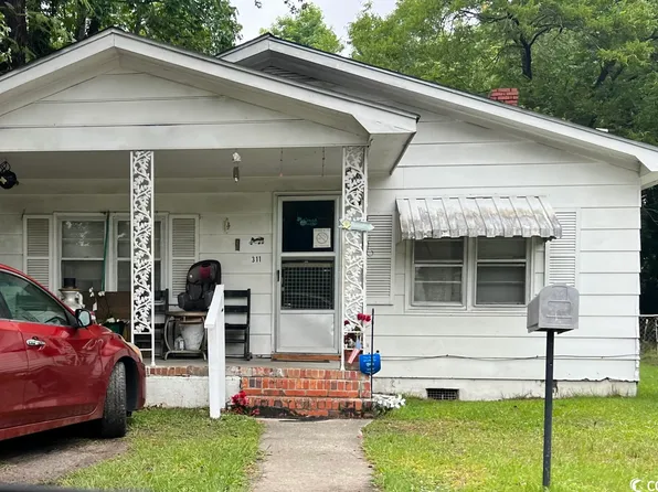 311 Barnes St, Mullins, SC 29574