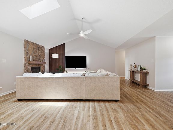 4th image of 1544 Fox Meadow Cir