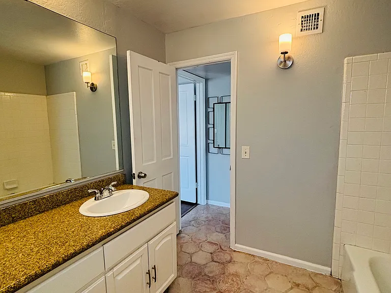E Alameda Dr — Photo 17