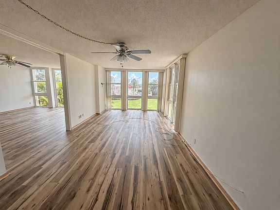4th image of 7400 Sun Island Dr #205