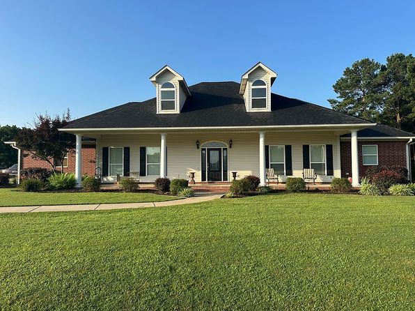 899 Deerwood Ln