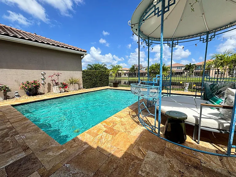 8219 Calabria Lakes Dr — Photo 95