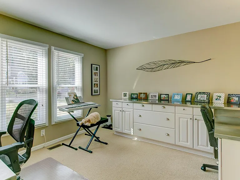 114 E Seve Ct — Photo 8