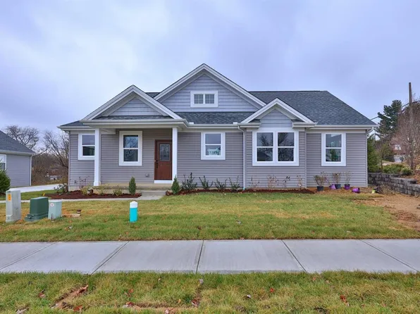 3389 Forestview Gardens Dr, Green Township, OH 45211