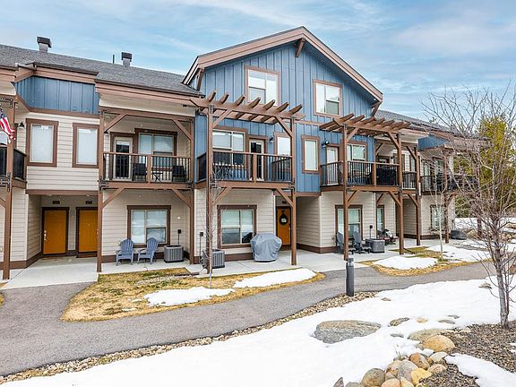 3rd image of 305 Broken Ridge Way