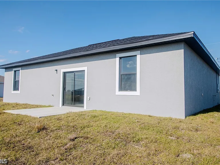 9004 W Justice Cir — Photo 40