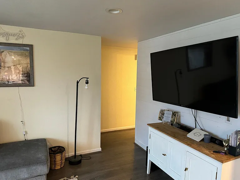 1107 Shuler Ave — Photo 3