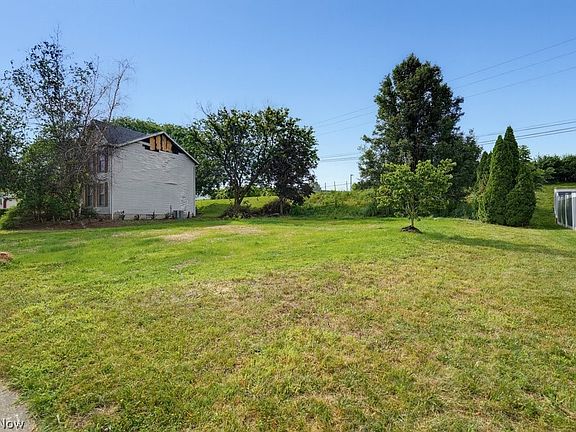 5th image of 2238 Canterbury Cir