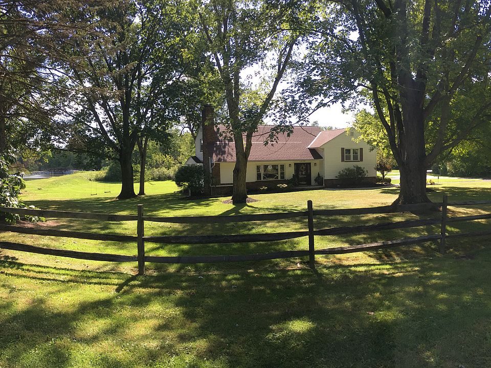 1st image of 5894 Briarhill Dr