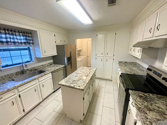 4th image of 198 Traceland Dr