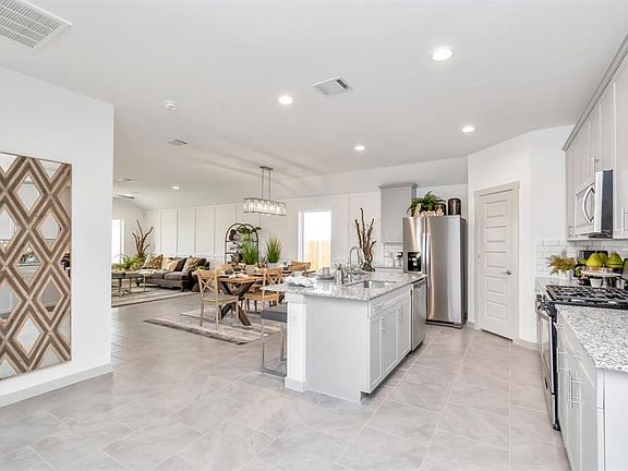 3rd image of 4926 Arvida Lane
