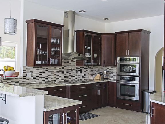3rd image of 564 Enfield Ct