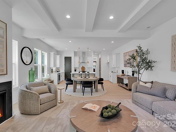 5th image of 5615 Lantana Ave #B