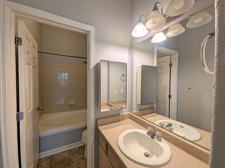 1049 S Walden Way #259 — Photo 8