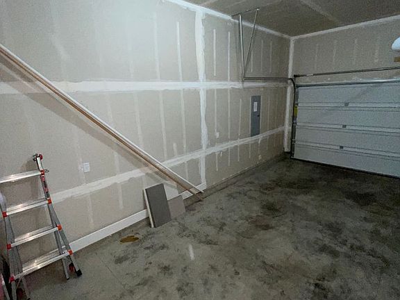 5th image of 14428 SE Garland Ln