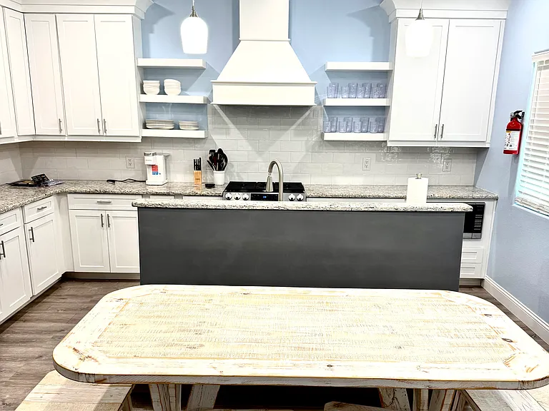 224 W Oaks Ave #B — Photo 4
