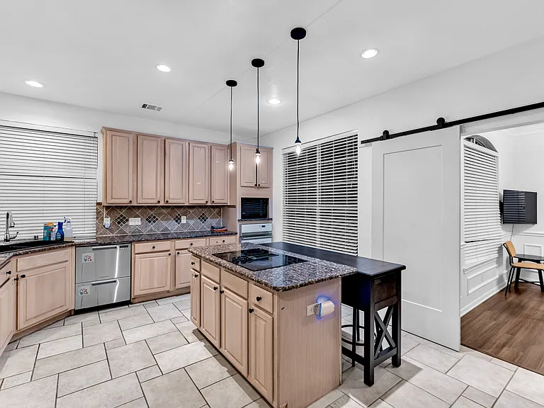 3108 Glory Ln — Photo 34
