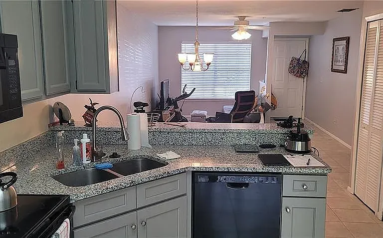 121 Reserve Cir #113 — Photo 3