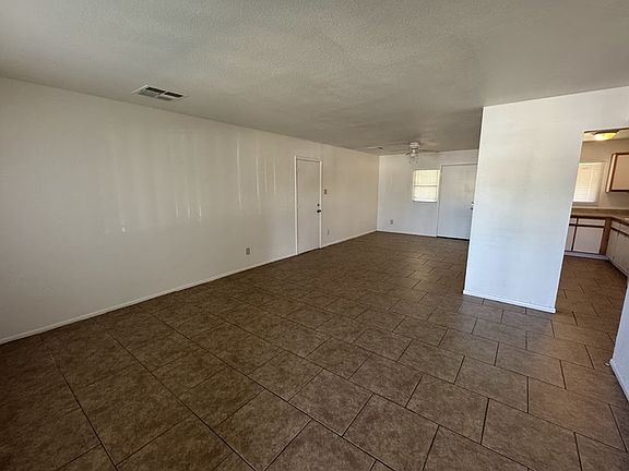 5th image of 8019 W Earll Dr