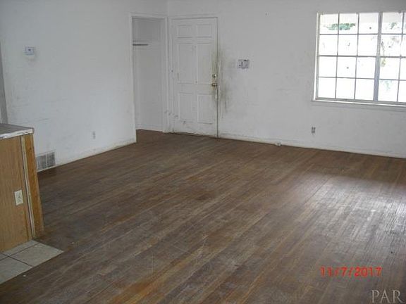 5th image of 1016 E Madison Dr
