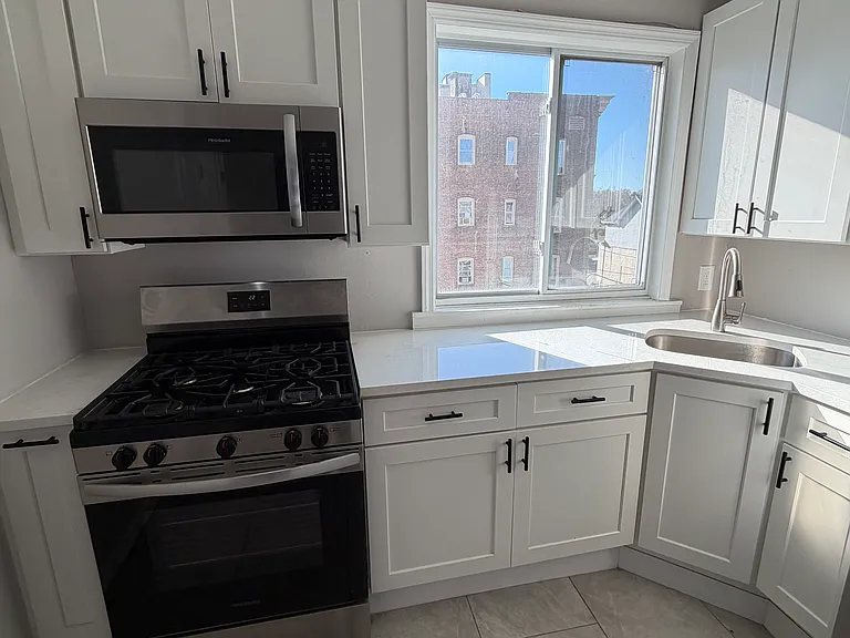 140 S 13th St — Photo 6